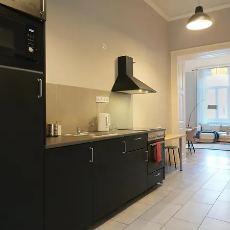 Grand & Artful Gem By Opera & With Views * 부다페스트