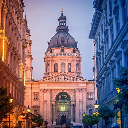 Grand & Artful Gem By Opera & With Views Будапешт