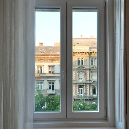 Appartement Grand & Artful Gem By Opera & With Views