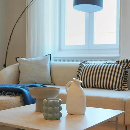 Grand & Artful Gem By Opera & With Views Appartement Budapest