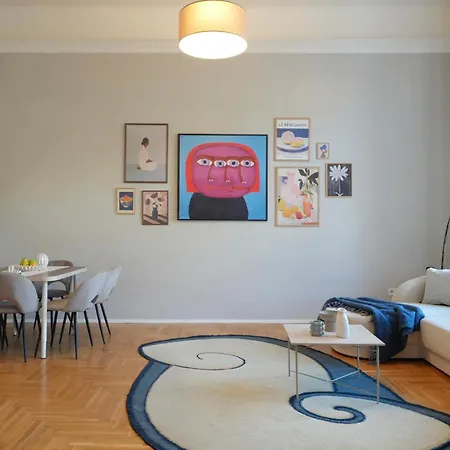Grand & Artful Gem By Opera & With Views Appartement Budapest