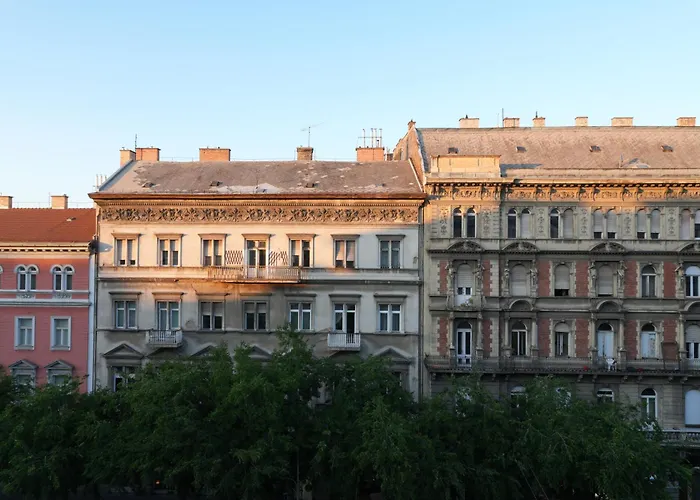 Grand & Artful Gem By Opera & With Views * Budapeszt