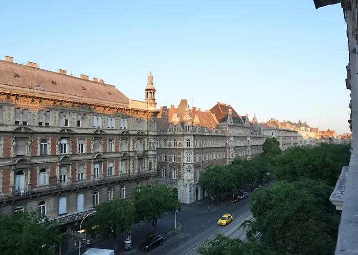 Apartament Grand & Artful Gem By Opera & With Views