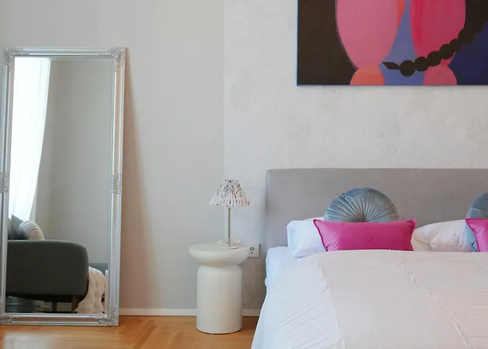 Apartament Grand & Artful Gem By Opera & With Views