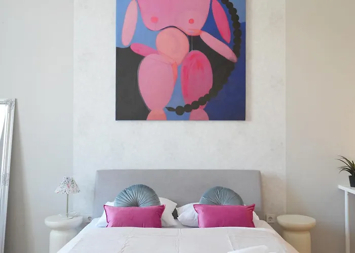 Grand & Artful Gem By Opera & With Views Apartament *