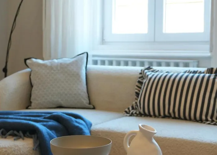 Apartament Grand & Artful Gem By Opera & With Views *
